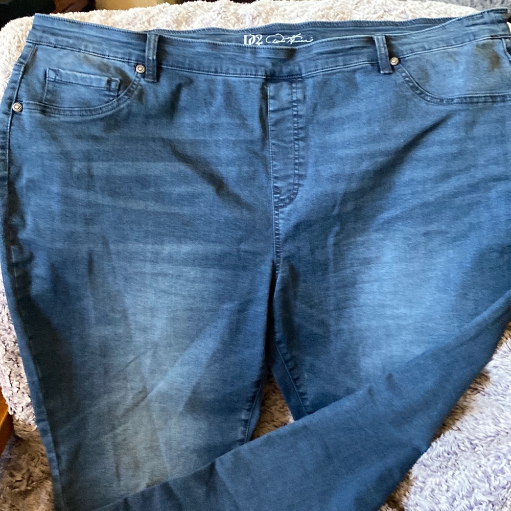 DG2 mid tone stretchy jeans